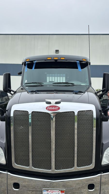 Peterbilt semi-truck windshield replacement — commercial fleet service in Sylmar